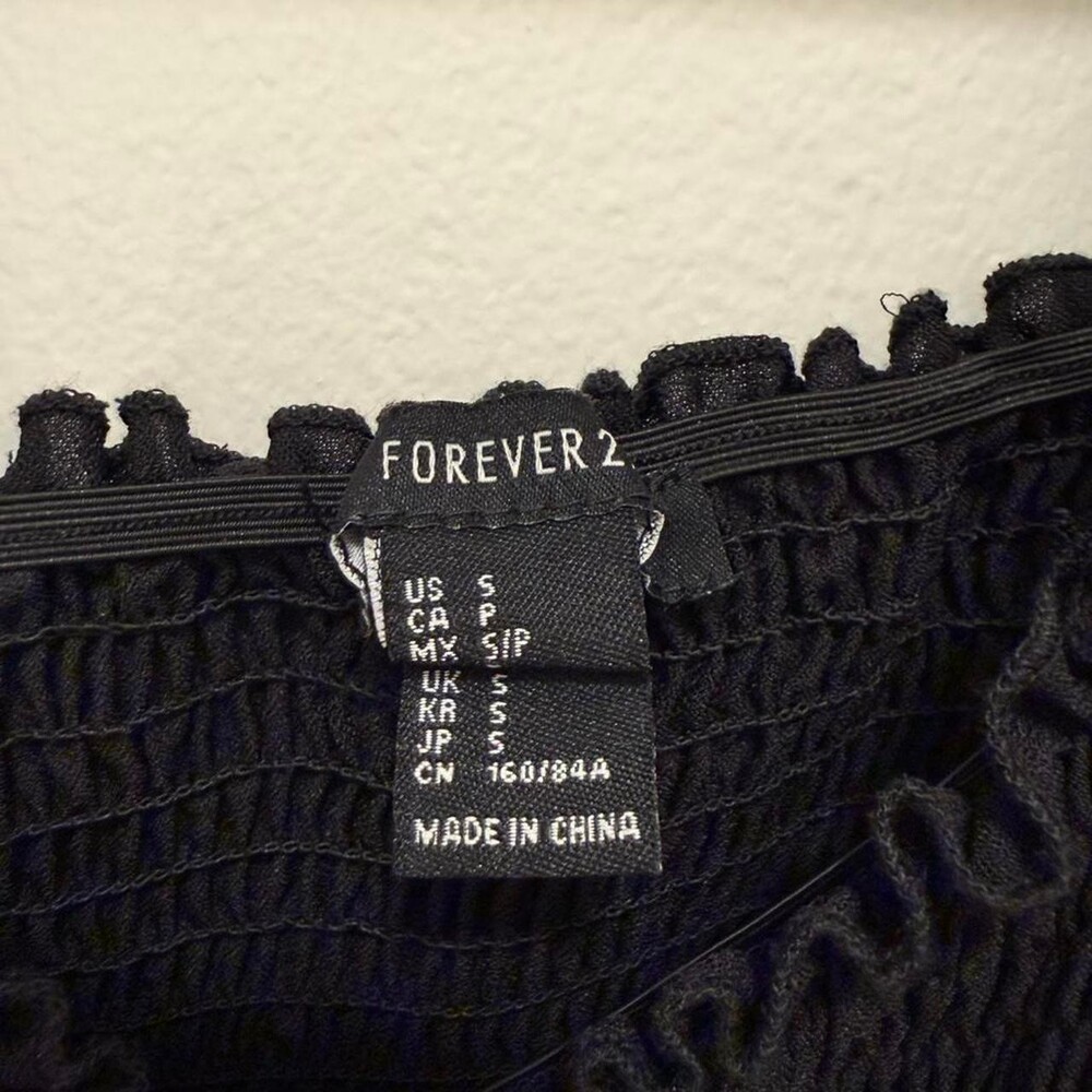 Forever 21 Women's Black Crop-top - Picture 3 of 4